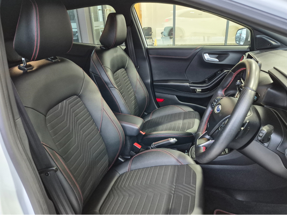 2023 Ford Puma - image 5