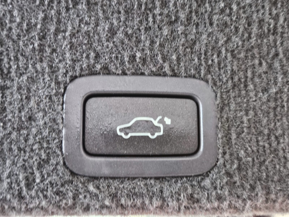 2014 Volvo XC60 - image 5