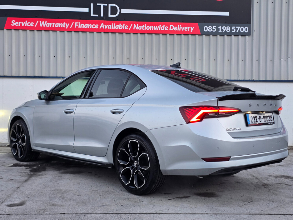 2022 Skoda Octavia - image 13