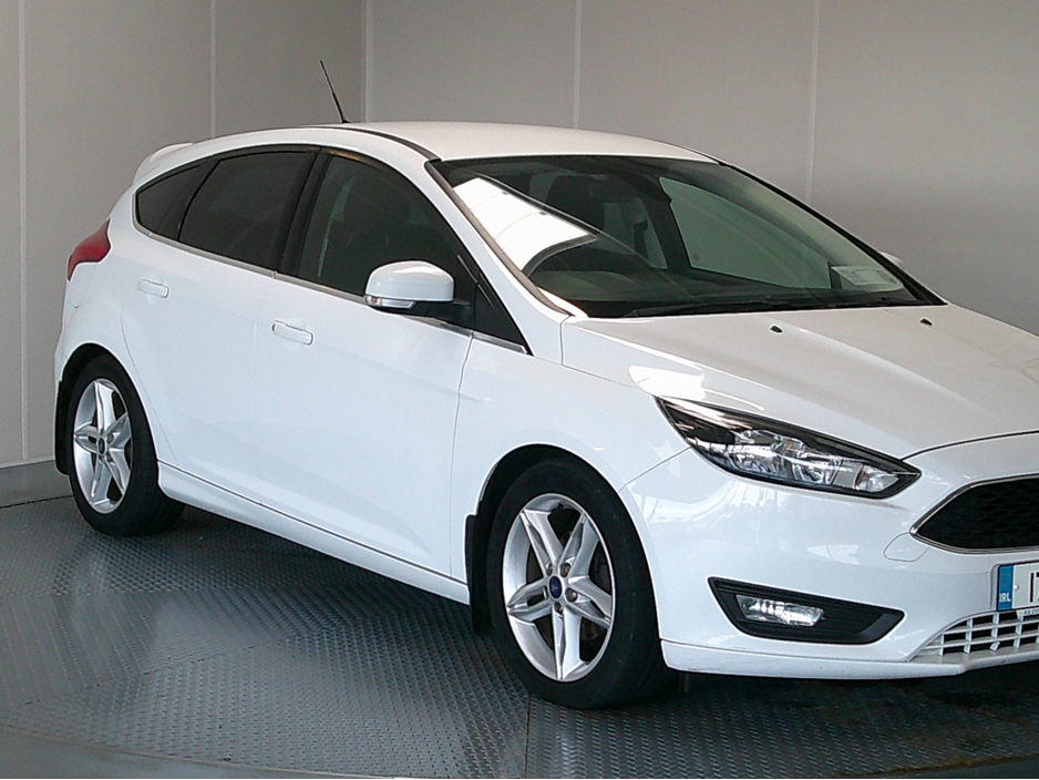 2017 Ford Focus - image 9