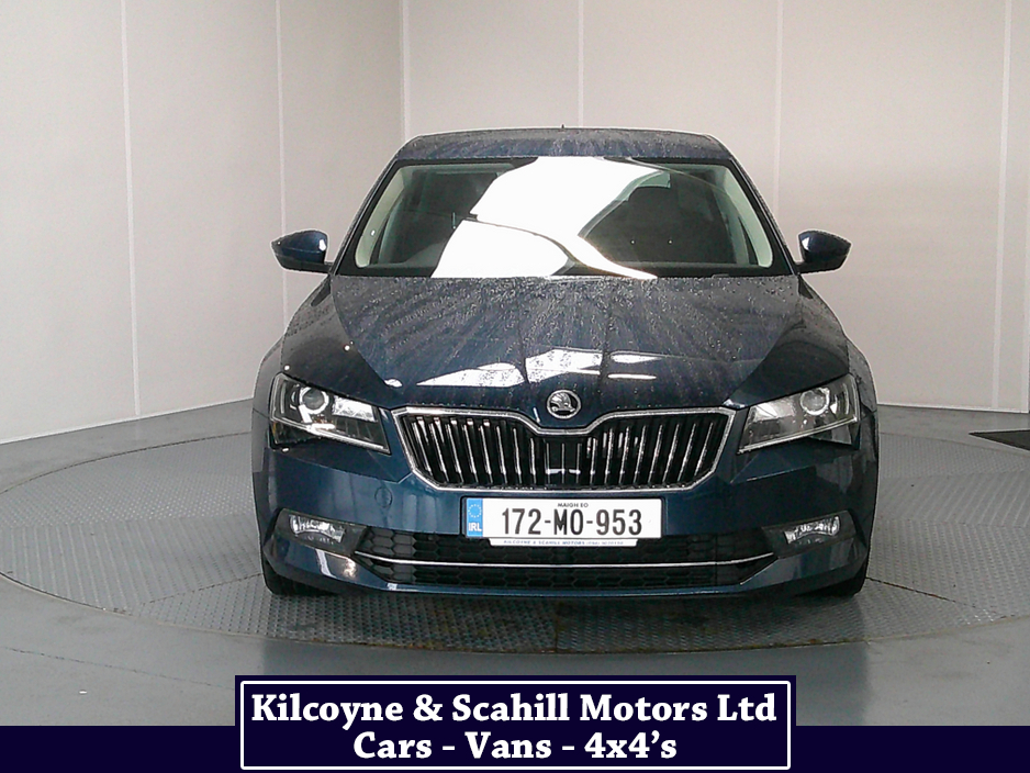 2017 Skoda Superb - image 2