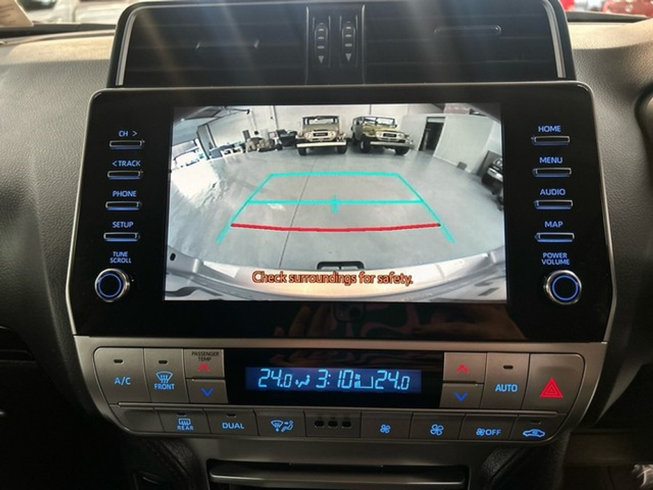 2024 Toyota Landcruiser LWB COMM 2.8 AUTO €59,950