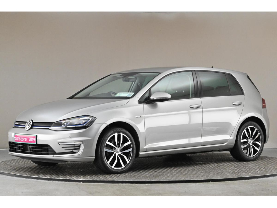 2019 Volkswagen E-Golf - image 4