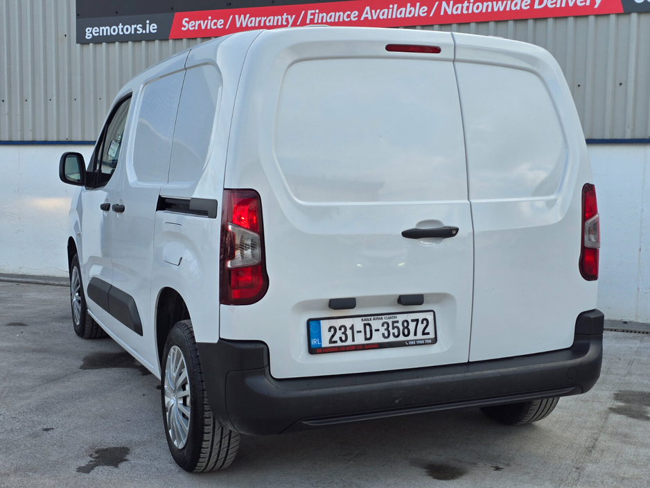 2023 Opel Combo - image 8