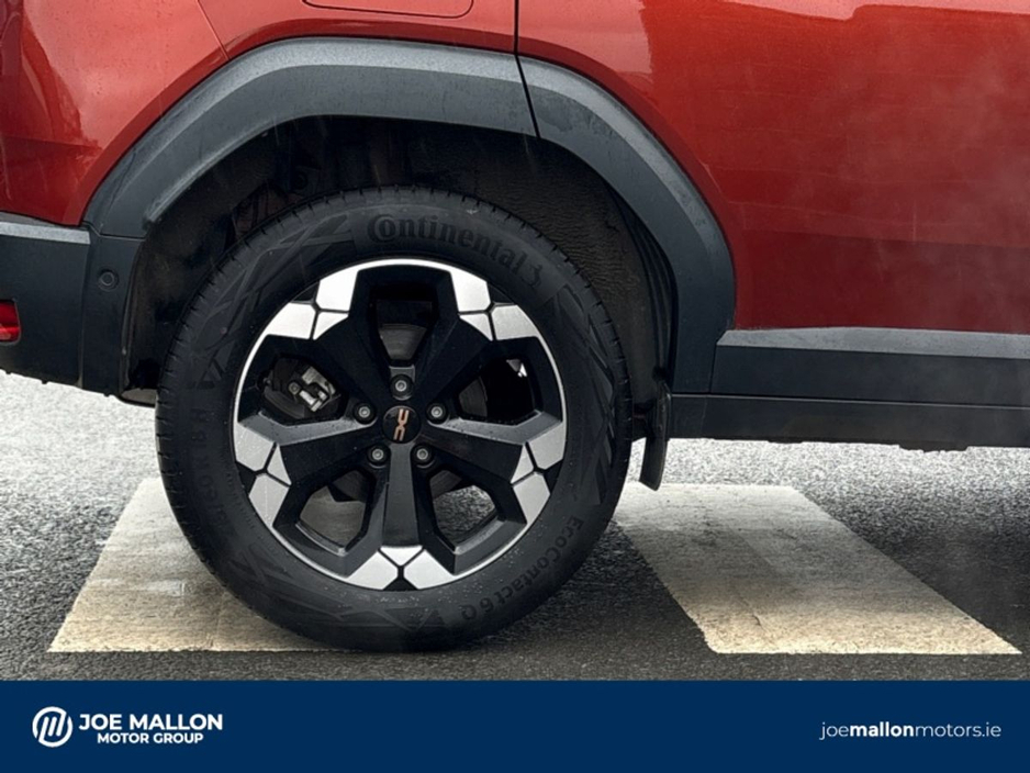 2025 Dacia Duster HEV 140 Extreme €34,950