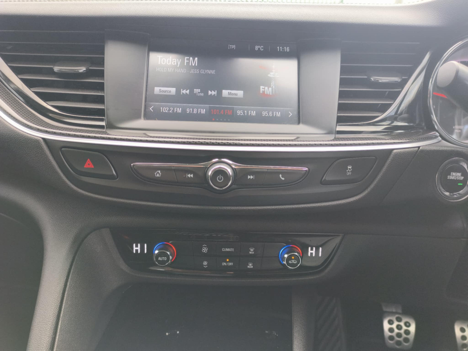 2019 Opel Insignia - image 11