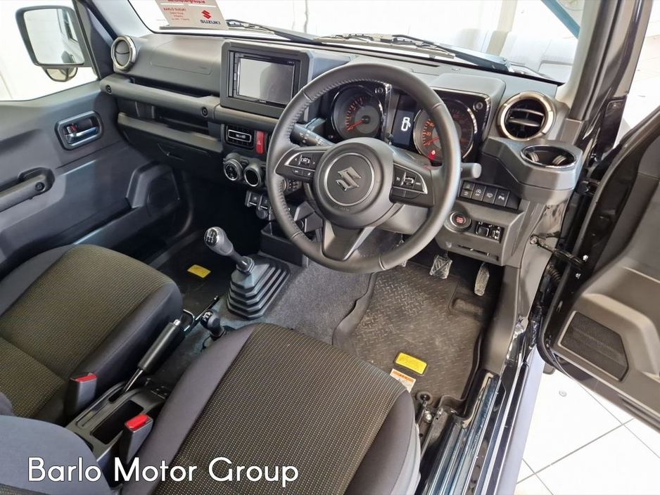 2025 Suzuki Jimny - image 13