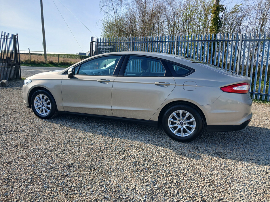 2015 Ford Mondeo - image 6