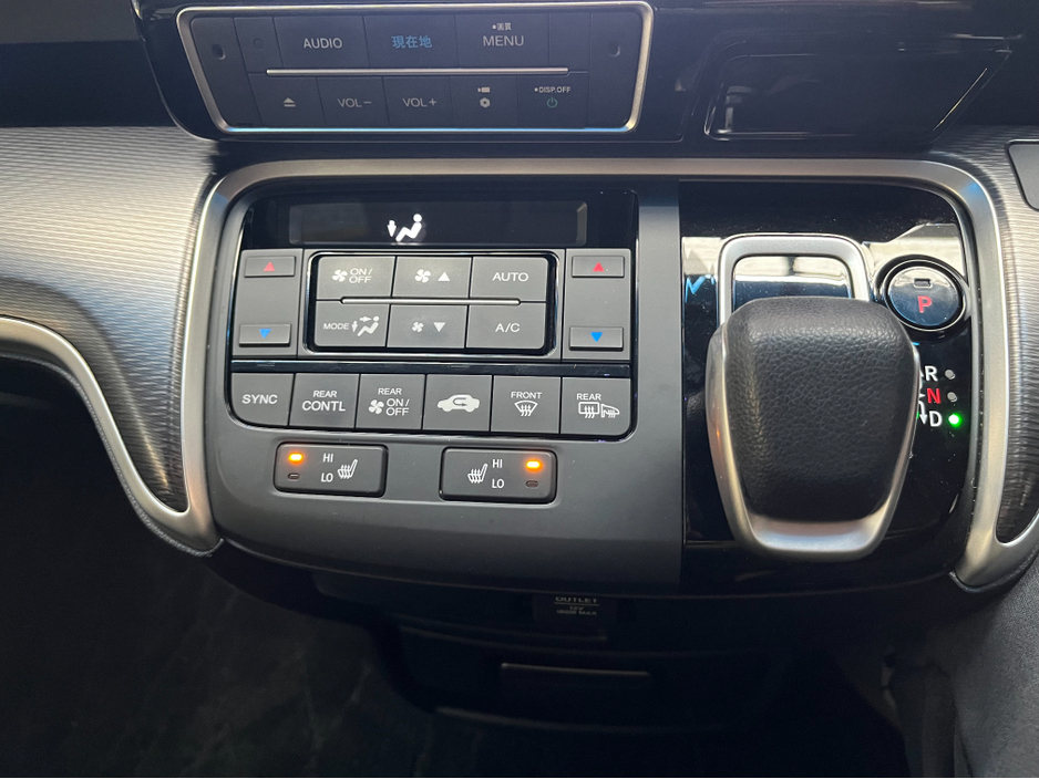 2020 Honda Stepwagon - image 22