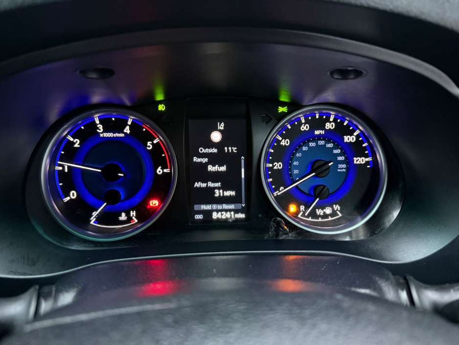 2020 Toyota Hilux - image 12