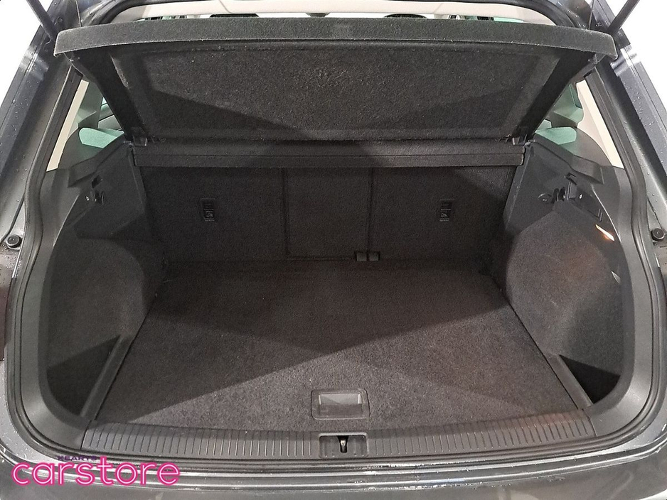 2017 Volkswagen Tiguan - image 18