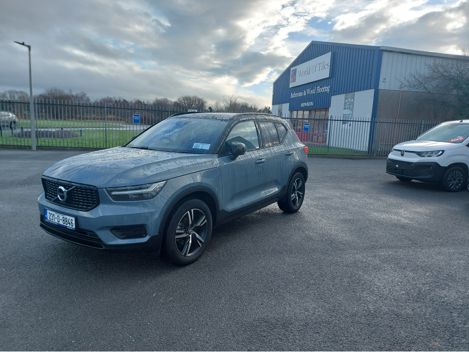 2023 Volvo XC40 T2 P R-DESIGN MAN 5DR €39,950
