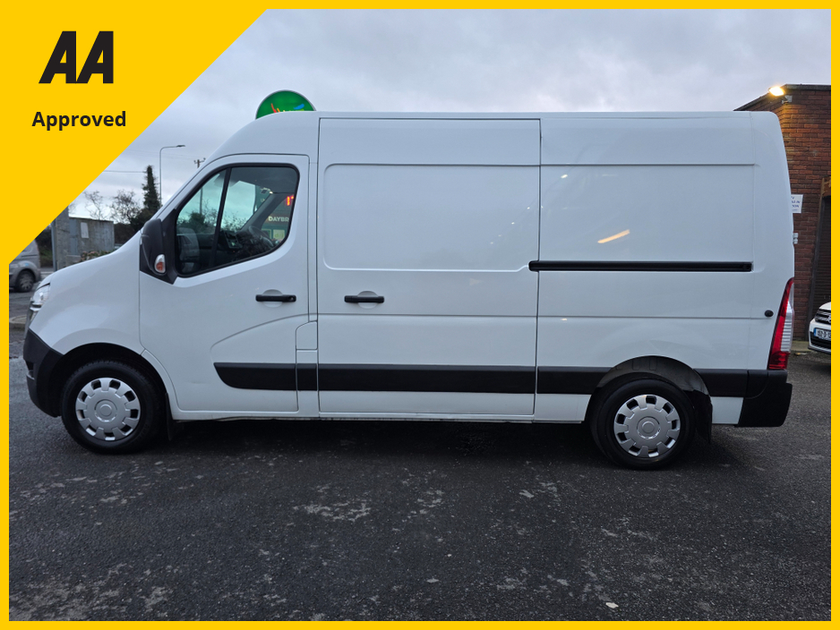 2020 Nissan NV400 - image 4