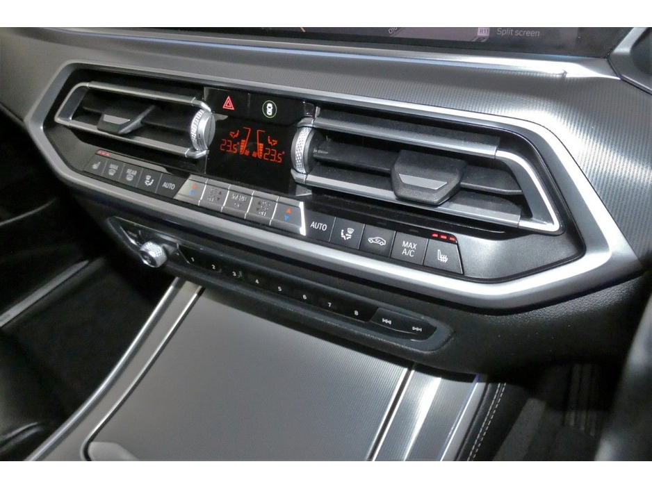 2020 BMW X5 - image 20