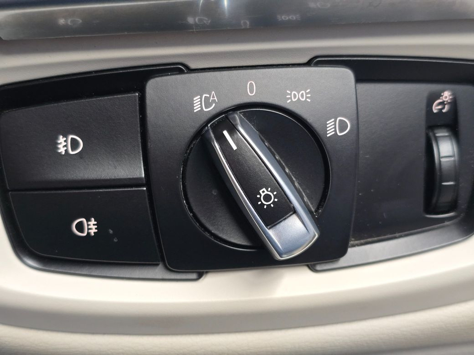 2016 BMW X5 - image 20