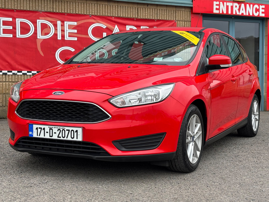 2017 Ford Focus - image 2