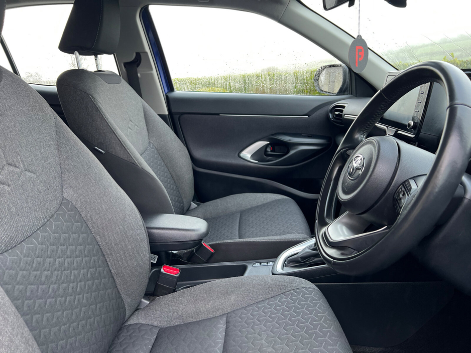 2023 Toyota Yaris Cross 1.5 Hybrid CVT Luna €22,950