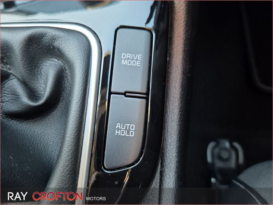 2022 Kia Sportage - image 15