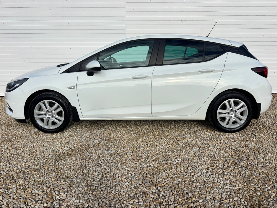 2021 Opel Astra - image 17