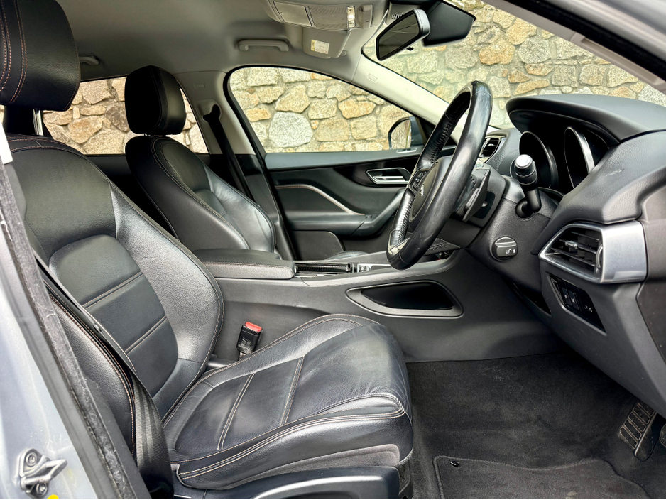 2018 Jaguar F-Pace - image 20