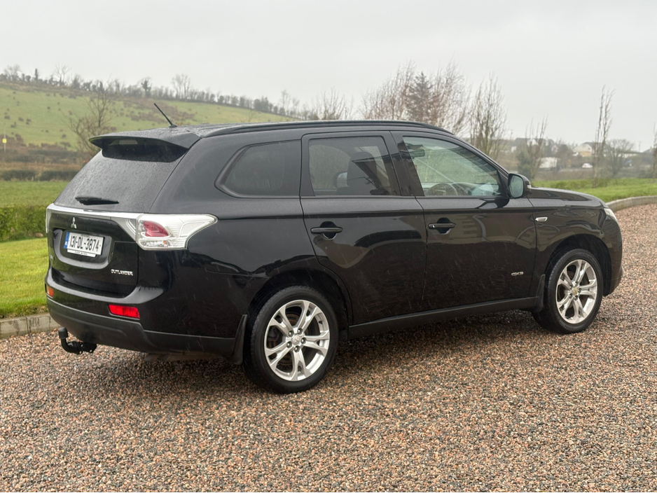 2013 Mitsubishi Outlander - image 5