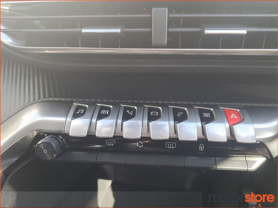 2020 Peugeot 3008 - image 21