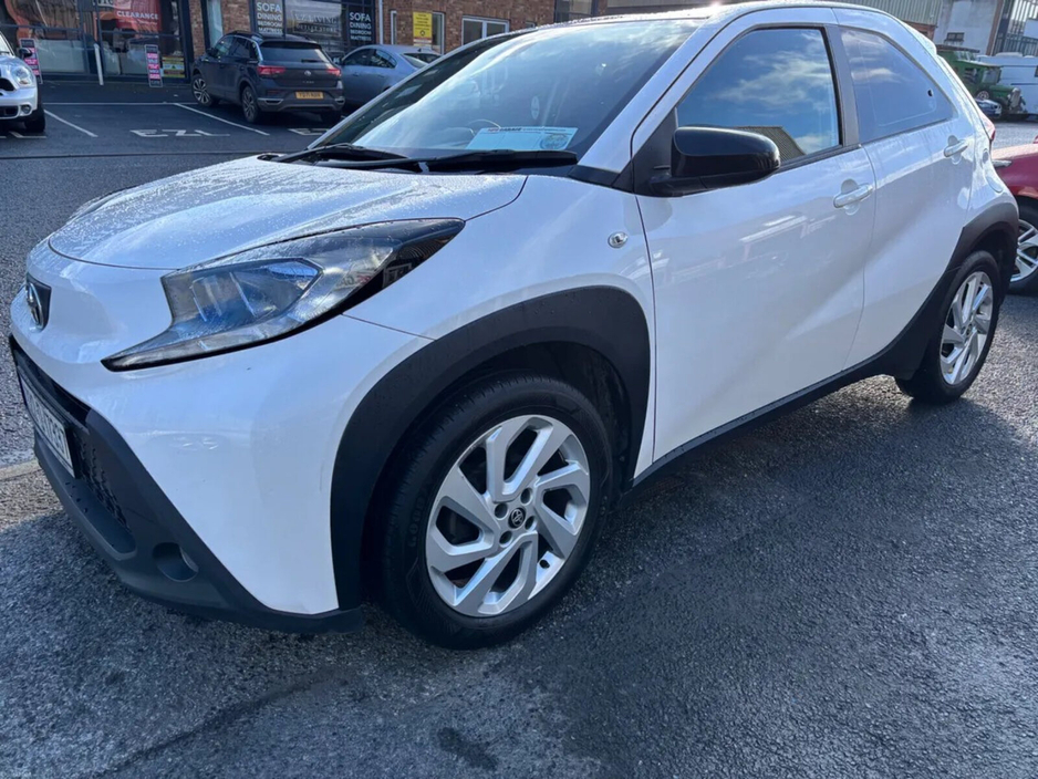 2022 Toyota Aygo - image 7