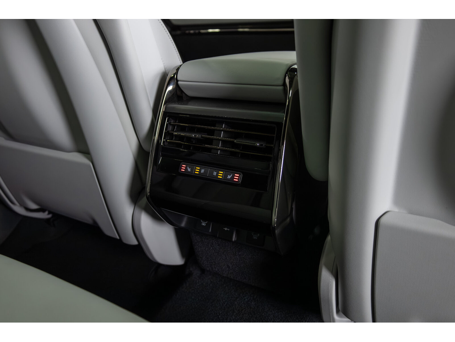 2025 Land Rover Range Rover Sport - image 15