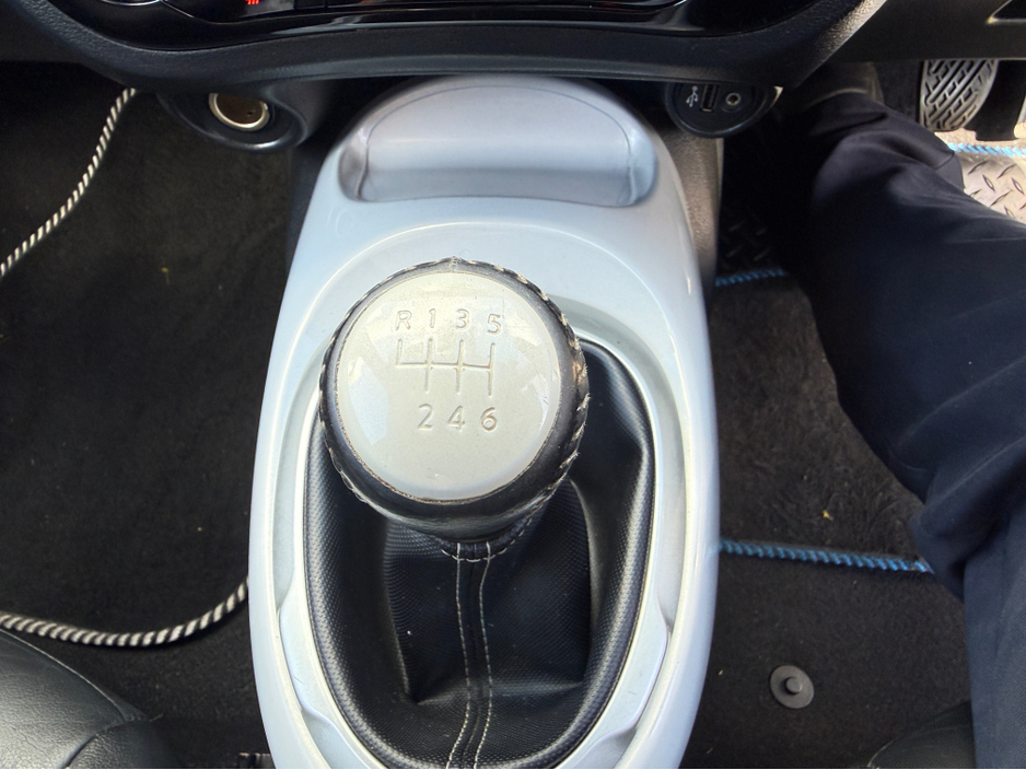 2017 Nissan Juke - image 22