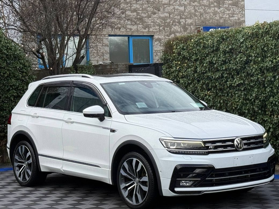 2020 Volkswagen Tiguan R-LINE 4MOTION 2.0 TDI * HUGE SPEC * // OPENING PAN ROOF // 360 PARKING CAMERAS // HEADS UP DISPLAY // APPLE CARPLAY/ANDROID AUTO €34,950