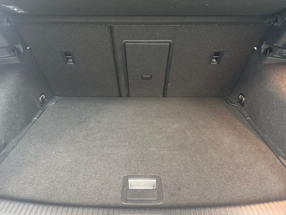 2017 Volkswagen Golf - image 18