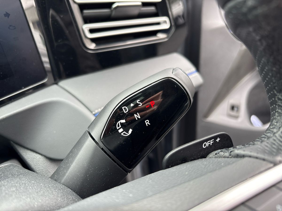 2025 Volkswagen Tiguan - image 10