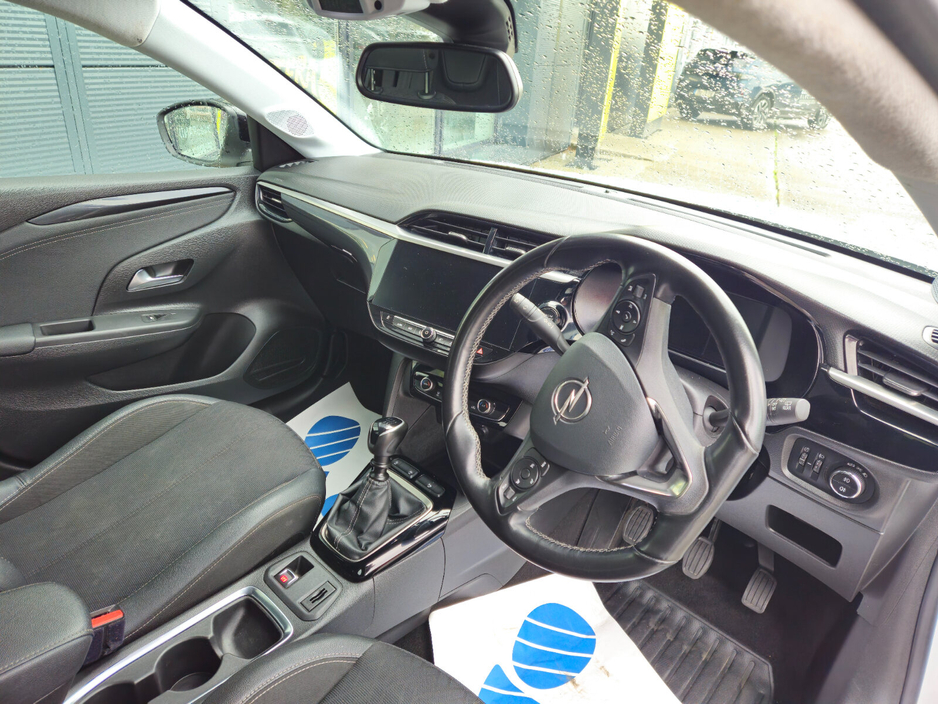 2022 Opel Corsa - image 10