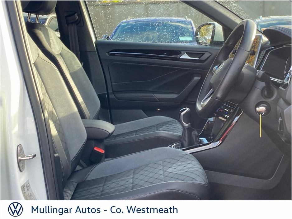 2023 Volkswagen T-Roc 2.0 TDI 116HP R-Line €32,450