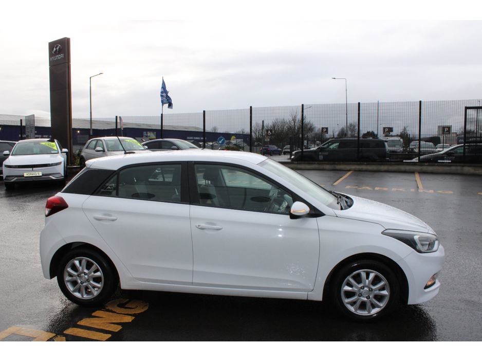 2017 Hyundai i20 - image 6