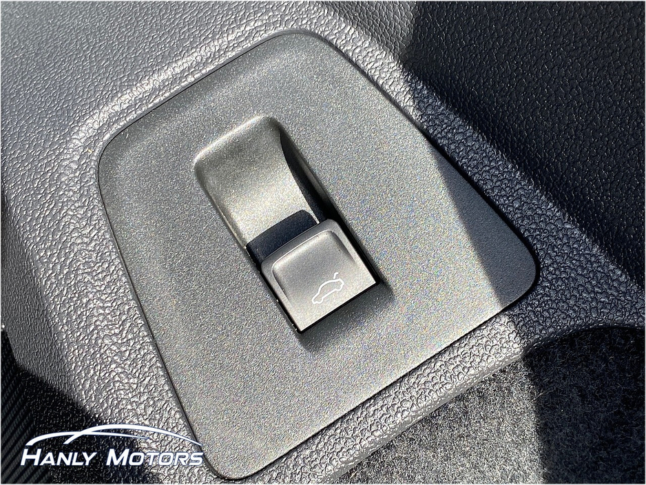 2020 Volkswagen Tiguan - image 30