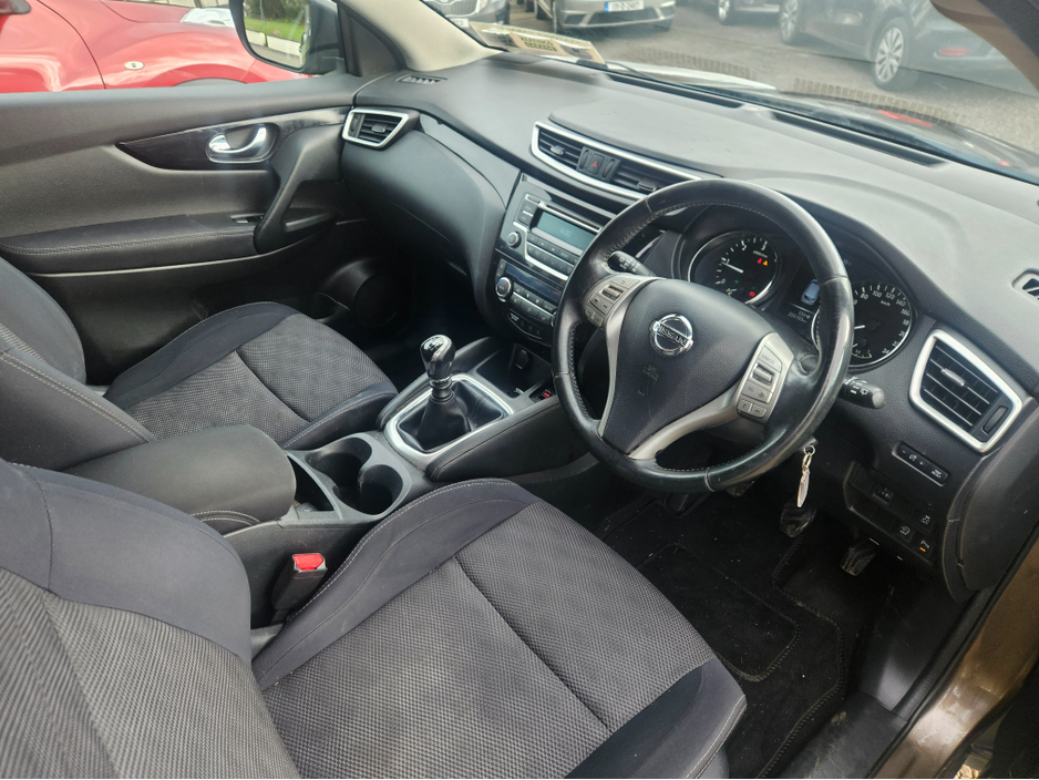 2014 Nissan Qashqai - image 8