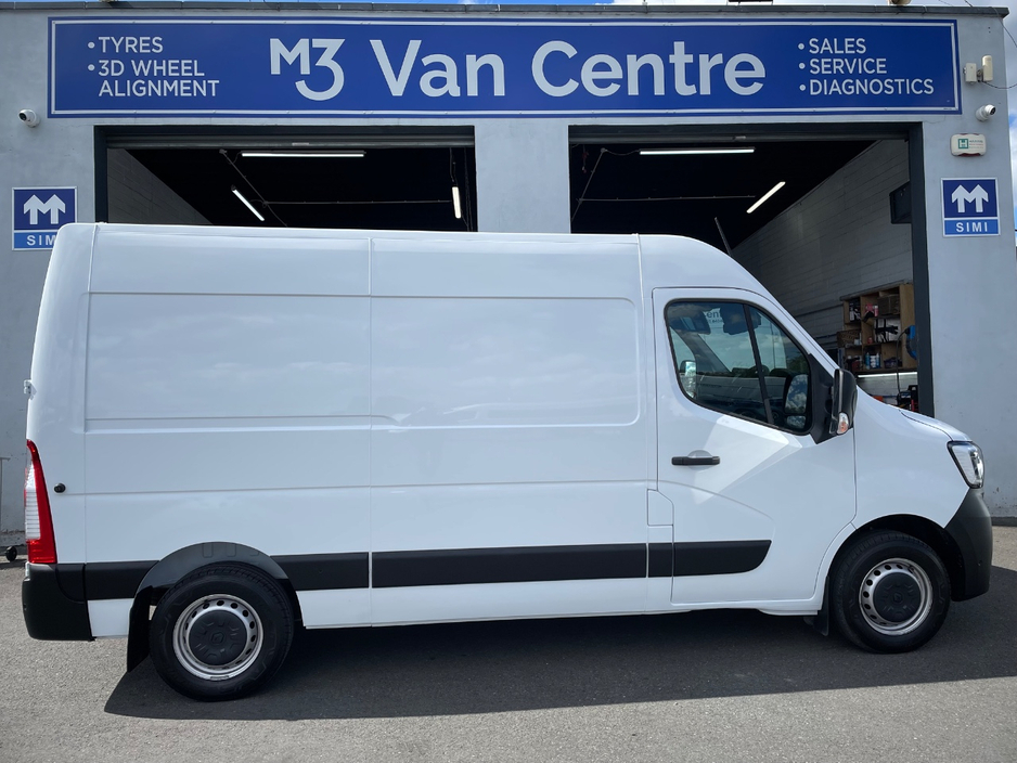 2025 Renault Master - image 6