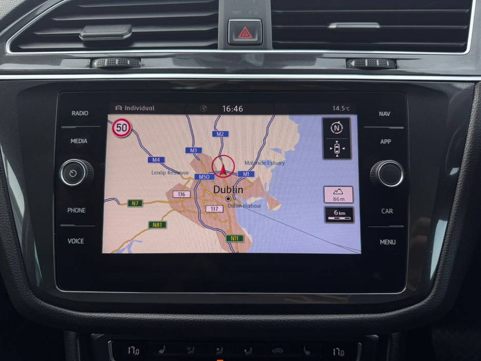 2018 Volkswagen Tiguan - image 18