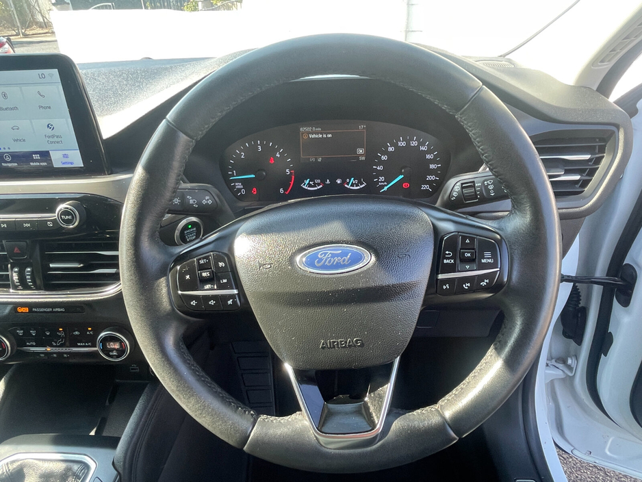 2020 Ford Kuga - image 14