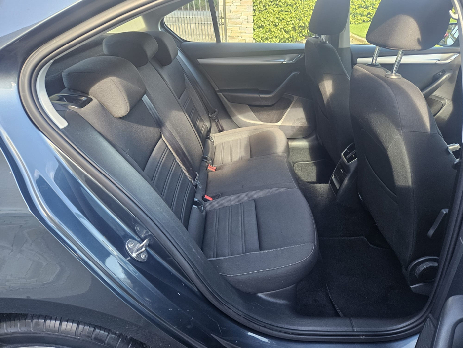 2017 Skoda Octavia - image 10