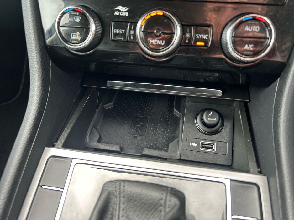 2020 Skoda Superb - image 21