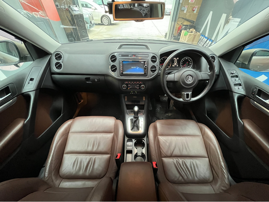 2013 Volkswagen Tiguan - image 14