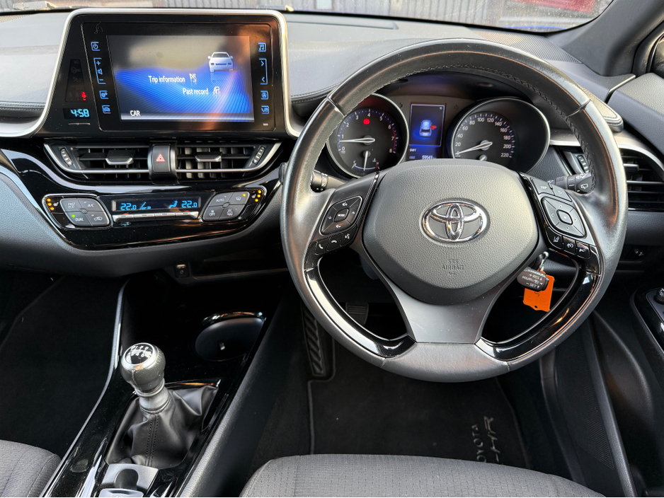 2019 Toyota C-HR - image 4