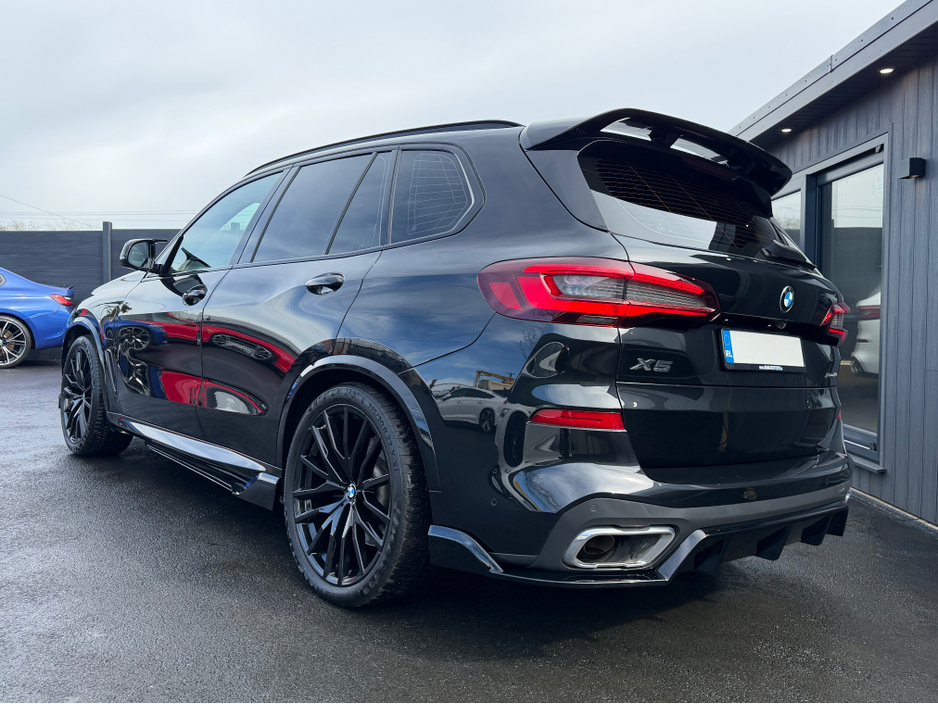 2021 BMW X5 - image 9