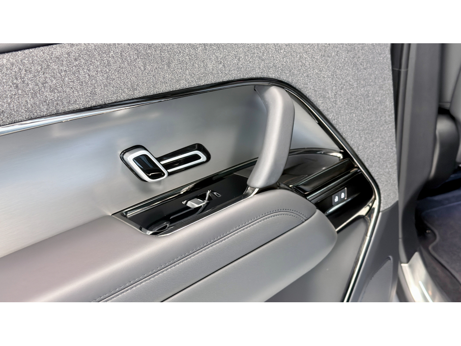 2025 Land Rover Range Rover Sport - image 17