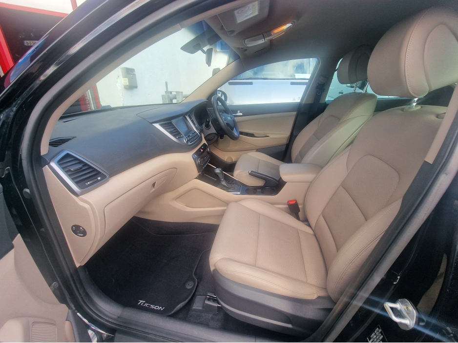 2017 Hyundai Tucson - image 27