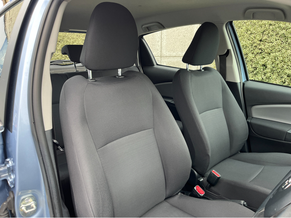 2015 Toyota Yaris TERRA 1.0 PETROL €8,950