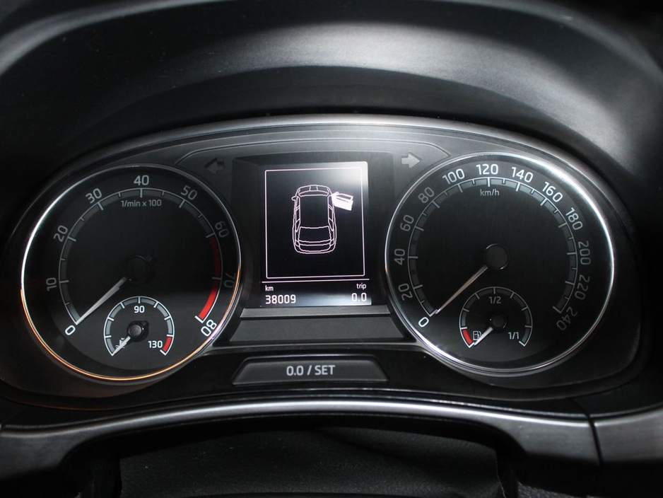 2021 Skoda Fabia - image 15