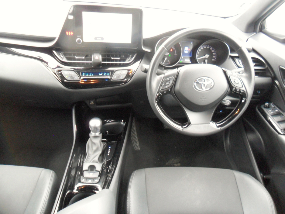 2023 Toyota C-HR - image 9